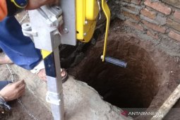 Tiga warga terjerembab ke dalam sumur berhasil dievakuasi dalam kondisi sudah meninggal