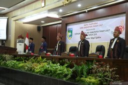 Dewan-PUPR Tanah Laut  tinjau jalan warga