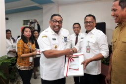 Gubernur Murad lantik Kasrul Selang sebagai Sekda Maluku definitif