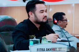 Habiskan dana miliaran, dewan minta rumah penerima listrik gratis distiker