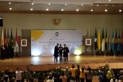 Prof Ari Kuncoro resmi menjabat Rektor UI