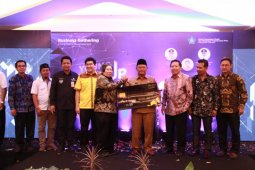 100 perusahaan di Sidoarjo terima kartu "prime service"
