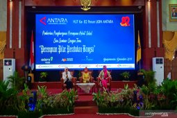 Peran ganda Noormiliyani dan keteguhan Anisah menginspirasi peserta seminar