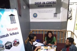 Pria homoseksual positif terinfeksi HIV di Bekasi dapat pembinaan
