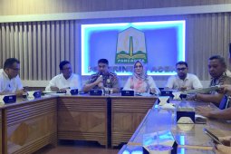 Gerak jalan keluarga berhadiah dua tiket umrah