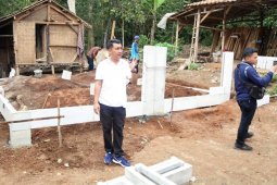 Warga Pandeglang dibangunkan tempat tinggal  instan sehat sederhana