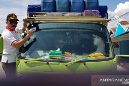 Kejari Gorontalo Utara tempel stiker antikorupsi