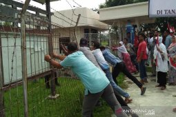Demo IKBAL di PT PAG berakhir ricuh