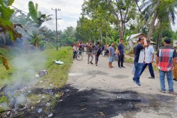 Warga Wampu Langkat unjuk rasa tuntut jalan mereka diaspal