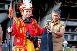 Mendagri diberi gelar kehormatan  adat di Nias Selatan