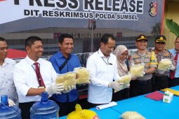 Reskrimsus Polda Sumsel cegah peredaran 2,4 ton mi basah berformalin