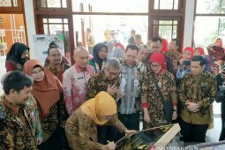 Kembangkan OPOP, Gubernur Jatim resmikan Unusa AFC