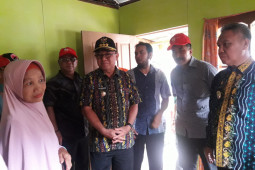 Ministry of Social team visit house rehab targets in Tabalong
