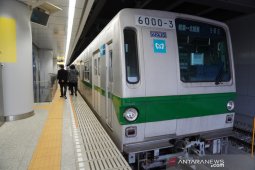 Di balik  kereta bawah tanah Jepang