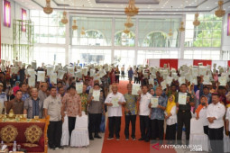 Gubernur Gorontalo minta warga manfaatkan sertifikat tanah untuk modal usaha