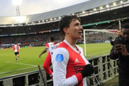 Feyenoord lumat PSV  3-1 berkat trigol Steven Bergwijn