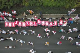 Relawan Risma Selamanya gelar "flash mob" di Surabaya