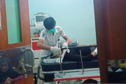 Sikap murung gadis muda ini berlanjut dengan aksi nekat minum racun rumput