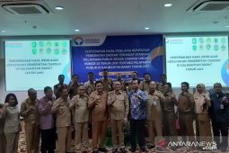 Ombudsman RI serahkan penilaian kepatuhan pelayanan publik di Kalbar