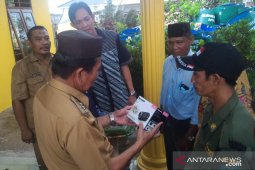 Pemerintah Kabupaten Bangka Tengah salurkan bantuan pemberdayaan masyarakat