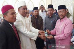 Wabup Abdya luncurkan kartu nikah perdana
