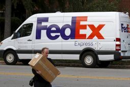 Saham FedEx turun tajam, Wall Street jeda reli pengaturan rekor