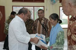 1.666 keluarga di Kota Gunungsitoli terima bantuan beras