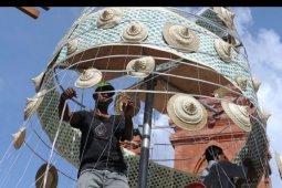 Pohon Natal dari daun lontar