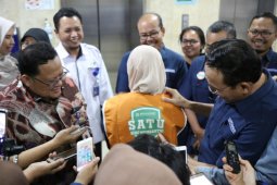 Petugas "BPJS SATU!" gunakan skuter segway di RS bantu pasien JKN-KIS