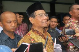 Mahfud MD: hanya aparat yang bisa "sweeping"