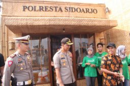 Polresta Sidoarjo dirikan Pos Pelayanan Natal ramah lingkungan