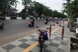Banjarmasin to build again disabled-friendly sidewalk