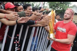 Parade tropy juara Liga 1 2019
