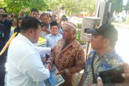 Bupati Mukomuko serahkan bantuan sarana perikanan untuk nelayan