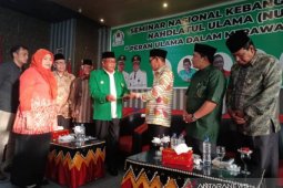 Bupati Ramli serahkan rekomendasi ulama merawat NKRI ke Presiden