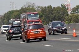 "Contraflow" diberlakukan di Tol Jakarta-Cikampek pada arus balik Natal