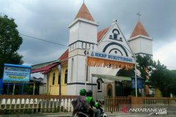 Puluhan personel kepolisian amankan gereja di Bukittinggi