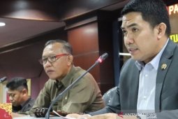 Delapan Fraksi sampaikan tanggapan hak interpelasi