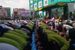 Ribuan warga Kota Medan laksanakan shalat  gerhana matahari