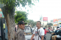 Satpol PP Badung pantau pedagang kembang api