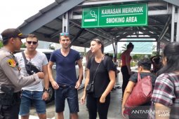 Personel Posyan Bandara Internasional Hanandjoeddin patroli dialogis