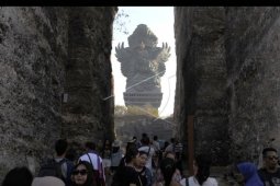 Wisatawan ramai di GWK jelang akhir tahun