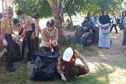 Puluhan Pramuka bersihkan Pelabuhan Ulee Lheue
