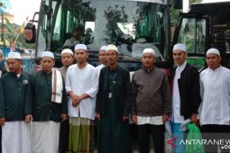 Wakil Bupati HST lepas rombongan ziarah pengurus NU