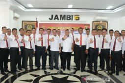 Anggota Ditreskrimsus Polda Jambi tandatangani pakta integritas dukung pembangunan