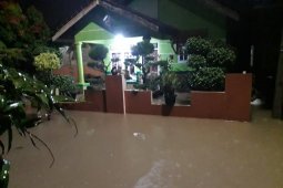 Sungai Batanghari meluap sebabkan delapan rumah di Tejoagung Kota Metro kebanjiran