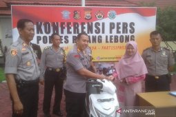 Kapolres Rejang Lebong serahkan sepeda motor korban begal
