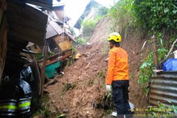Satu  meninggal dunia akibat tanah longsor di Bogor