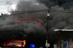 Tiga kios dan satu rumah di Sungai Raya Dalam dilalap api