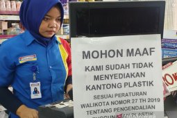 Minimarket hentikan penggunaan kantong plastik